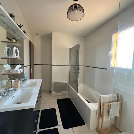 Prázdninový dům Maison Avec Piscine Privee Entierement Climatisee