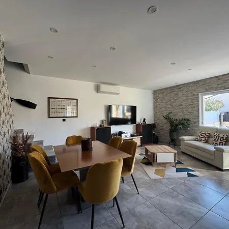 Prázdninový dům Maison Avec Piscine Privee Entierement Climatisee *